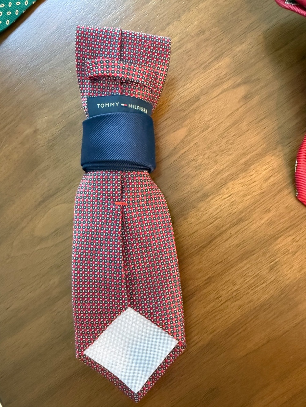 Tommy Hilfiger One Of a Kind Statement Tie - Picture 2 of 2